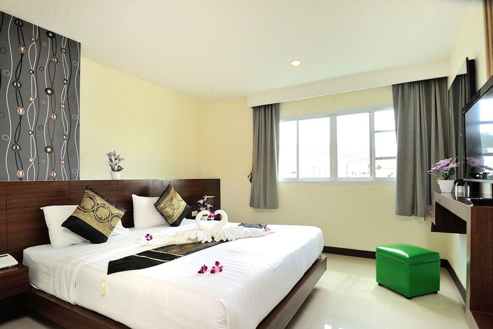 Pimrada Hotel Patong Exterior foto