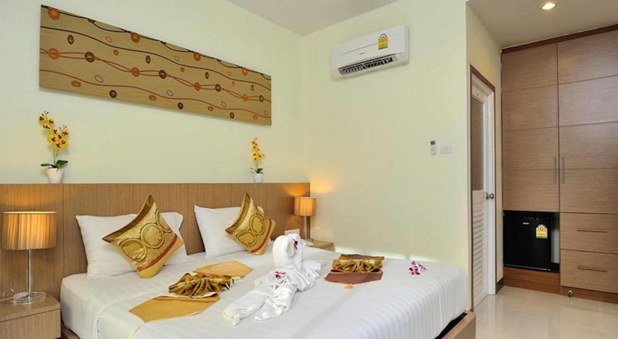 Pimrada Hotel Patong Exterior foto